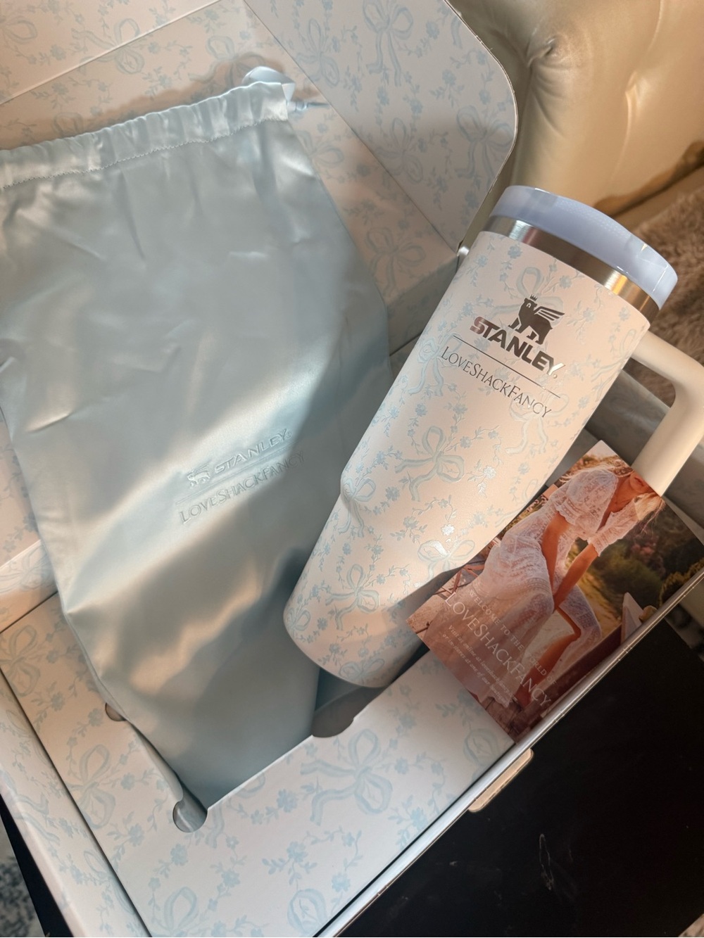Stanley Travel Mug in Pale Blue & White Floral - Picture 3 of 7